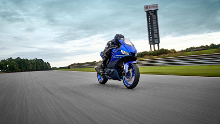 Мотоцикл Yamaha R3
